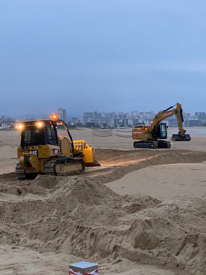 Maquinaria de Grupo Incera en Playa Salve de Laredo