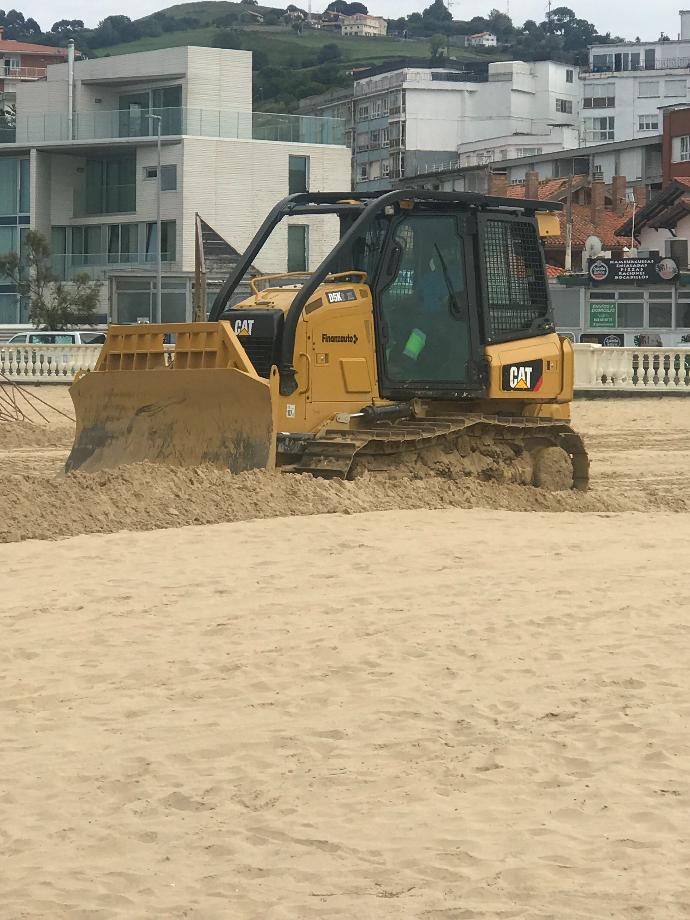 Maquinaria Grupo Incera en Playa Salve de Laredo