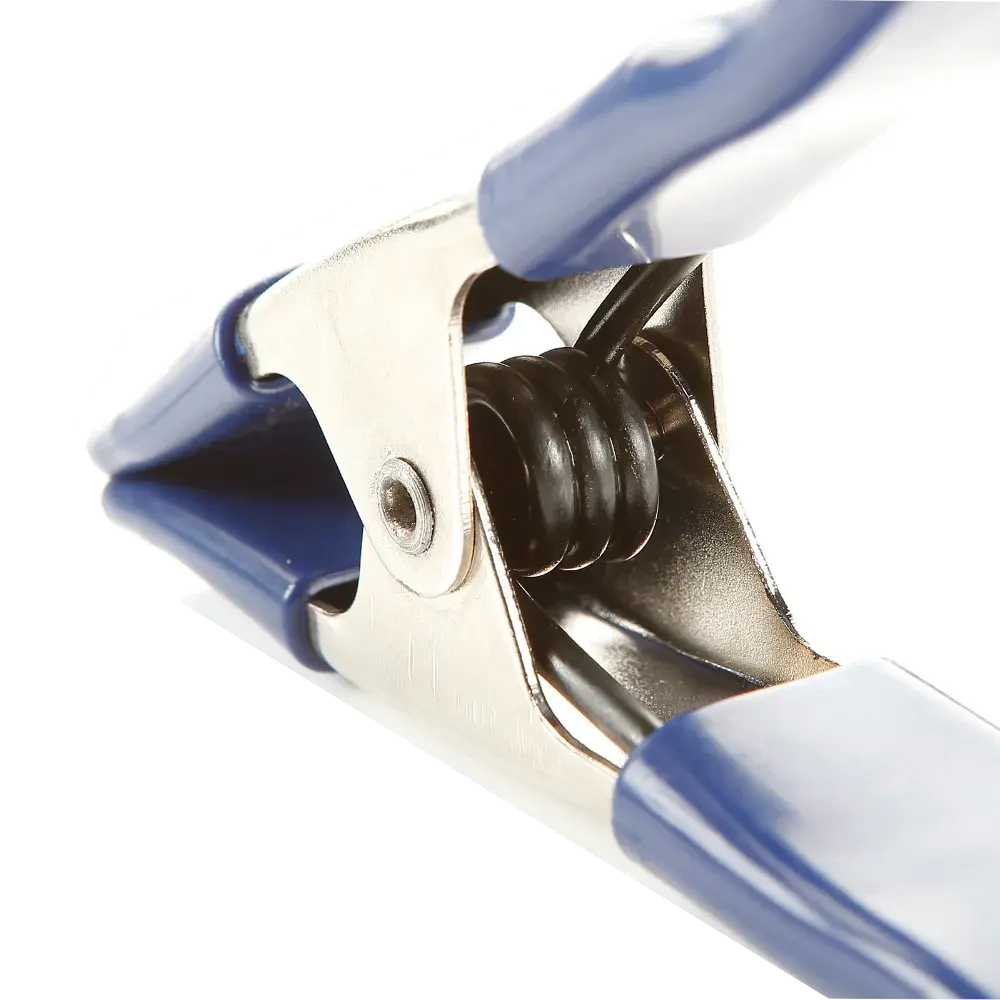Pinza Metálica.webp