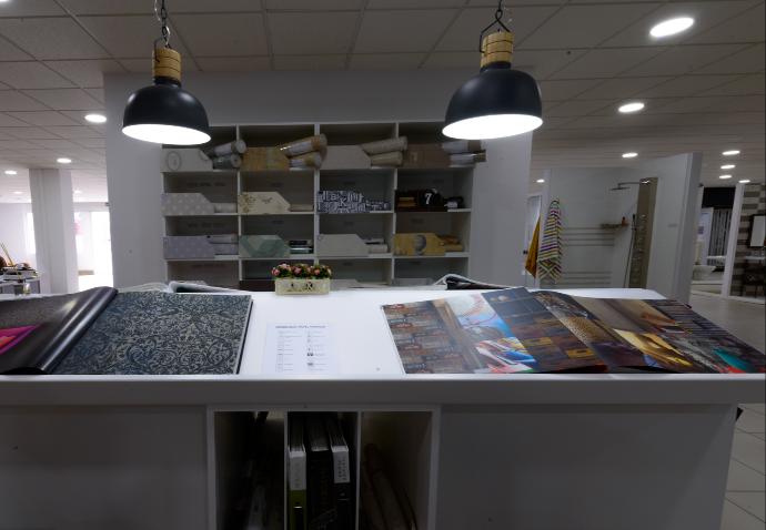 Sala de exposición en Grupo Incera : Muestrario de catálogos de papel pintado